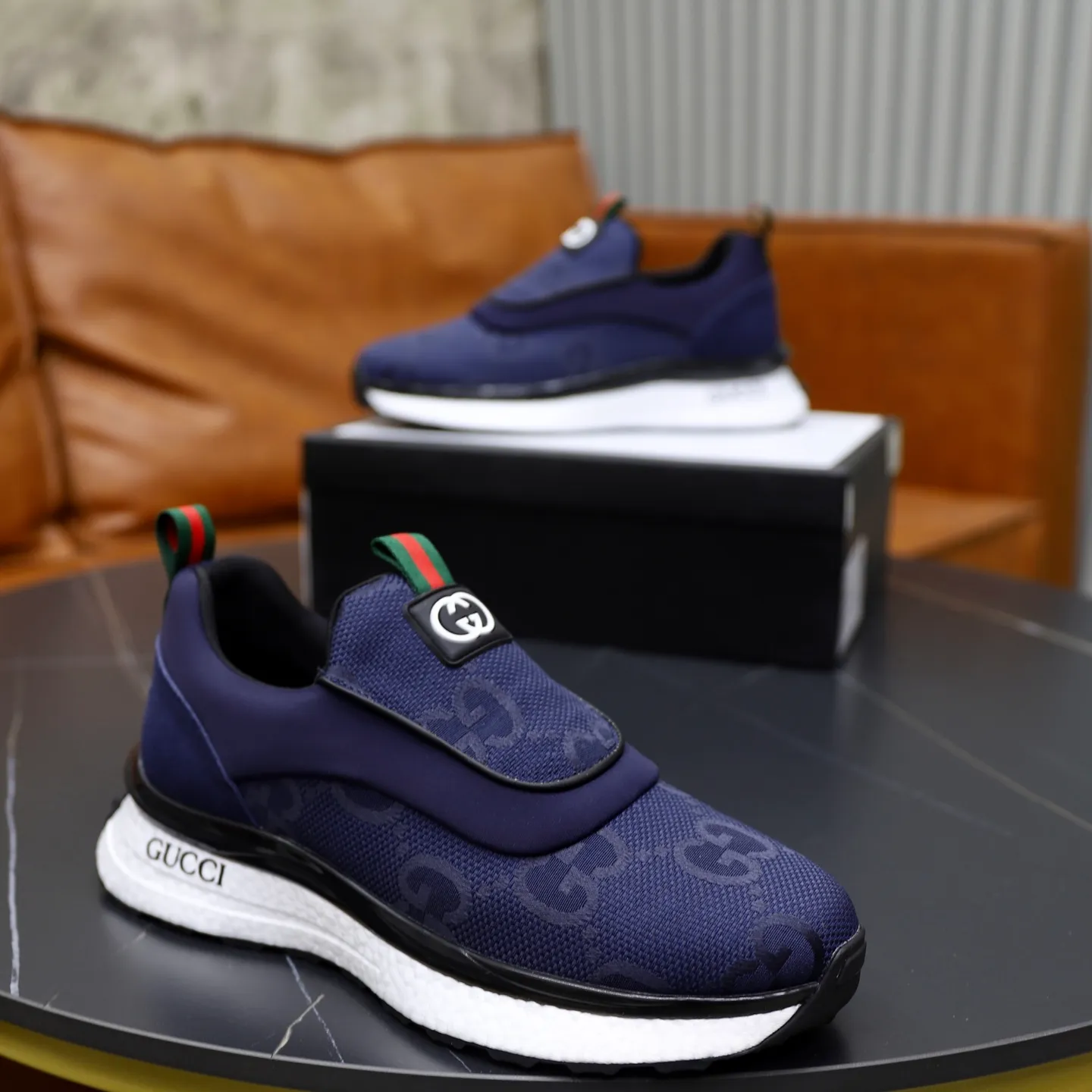 Ex-factory price: 462💰🙅‍♂️🙅‍♂️🙅‍♂️ Brand: Gucci GuCCI Standard code: 38-44 (45 customized) Grade: Same as the official website Material: Original leather stitching brand cloth Comfortable and breathable lining Lightweight and wear-resistant sports outsole Style category: Men's fashionable casual shoes Running sneakers Distinguished luxury brand elements Top luxury Color: actual picture color